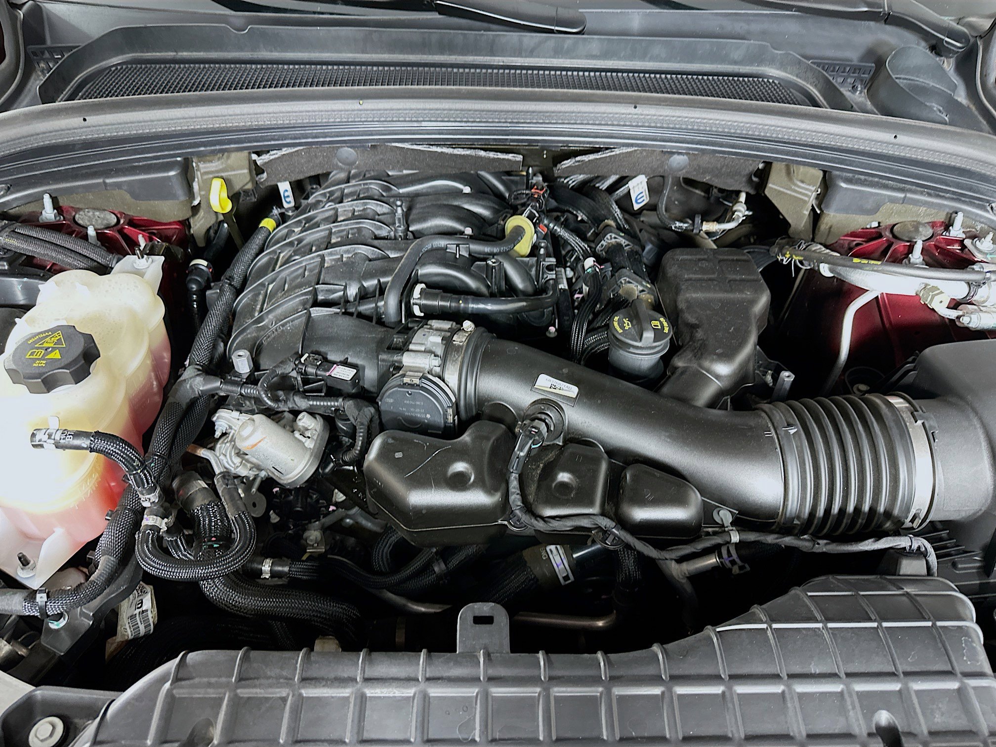 Used 2023 Jeep Grand Cherokee L Limited w/ Black Appearance Package image 35