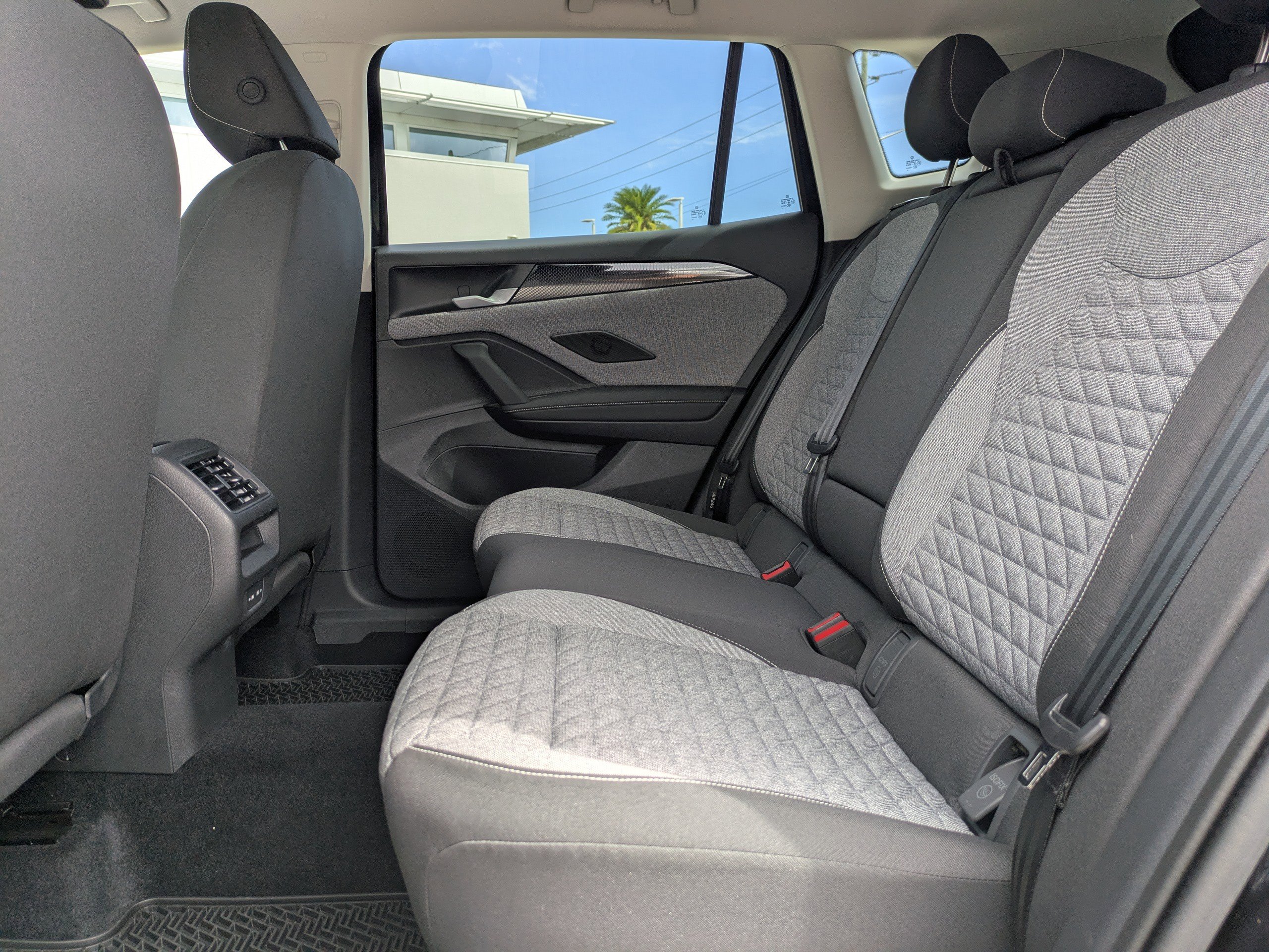 Used 2025 Volkswagen Tiguan S FWD image 14