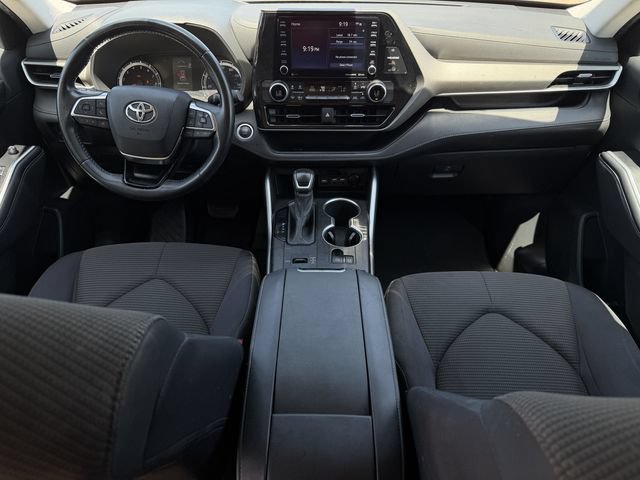 Used 2021 Toyota Highlander LE FWD image 10