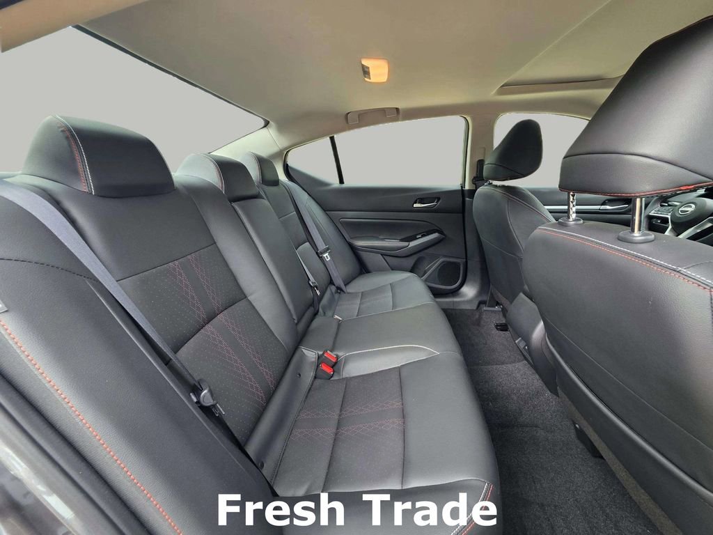 Used 2025 Nissan Altima 2.5 SR w/ SR Premium Package image 8