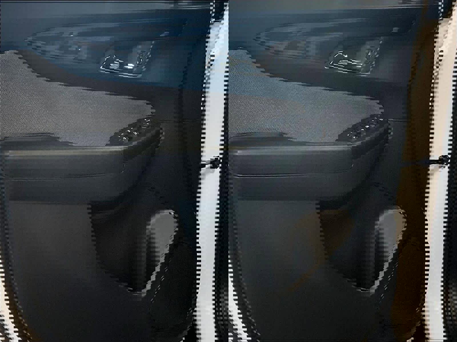 Used 2025 Chevrolet TrailBlazer LT AWD/4WD image 9