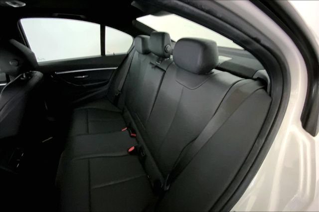 Used 2018 BMW 330e w/ Convenience Package RWD image 12