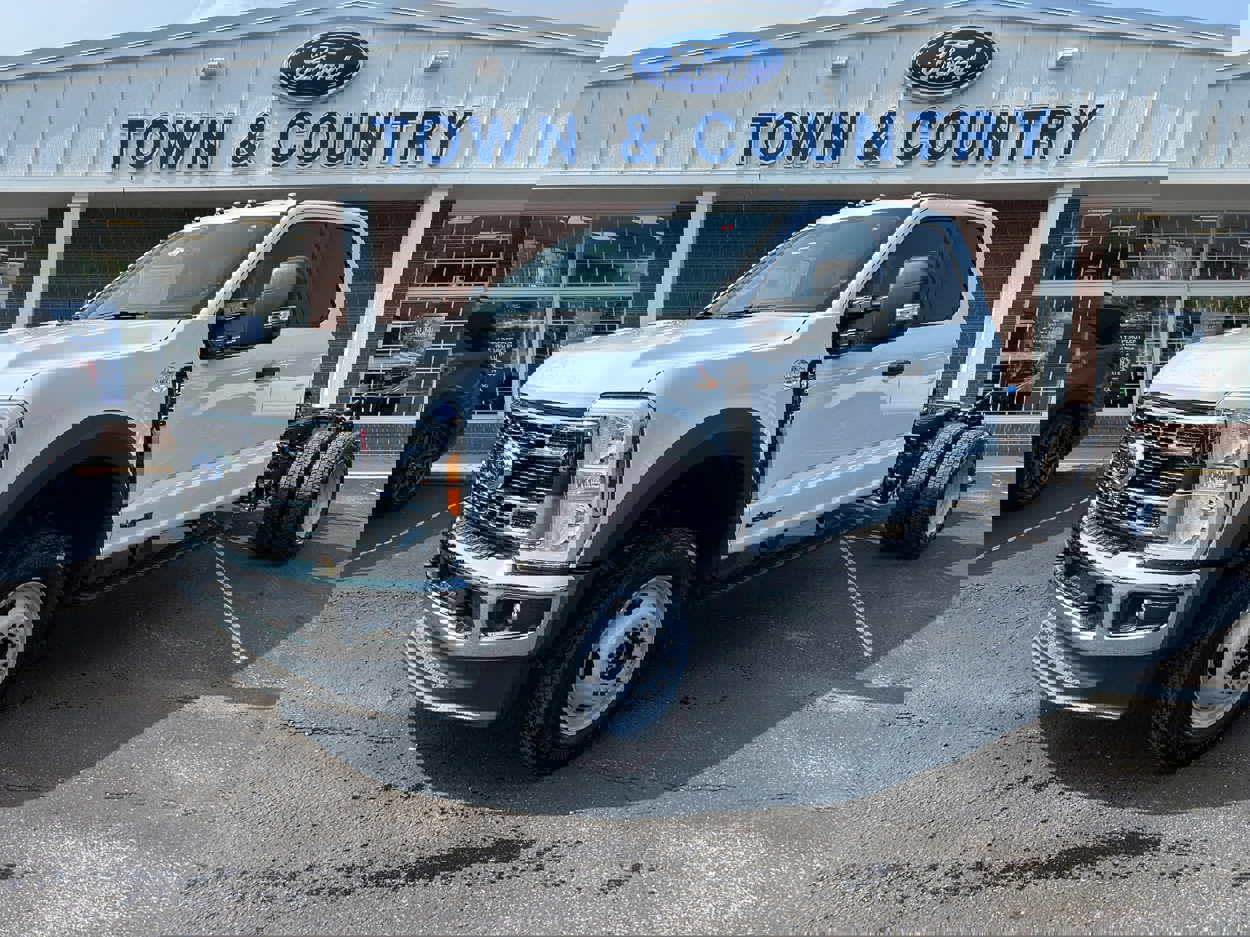 New 2026 Ford F550 4x4 Supercab Super Duty image 2