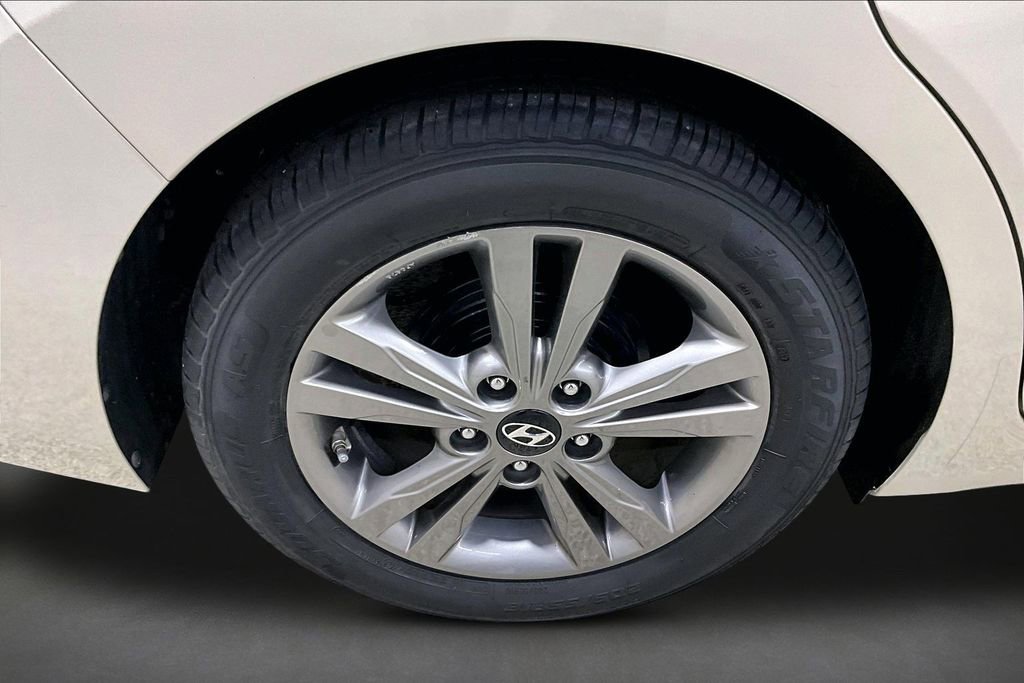 Used 2017 Hyundai Elantra Value Edition FWD image 31