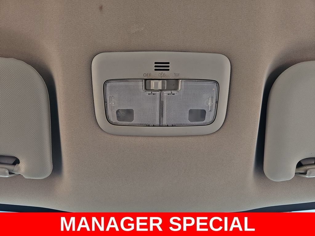 Used 2015 Toyota Corolla L FWD image 29