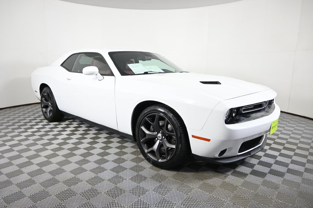 Used 2019 Dodge Challenger SXT w/ Plus Package RWD image 9