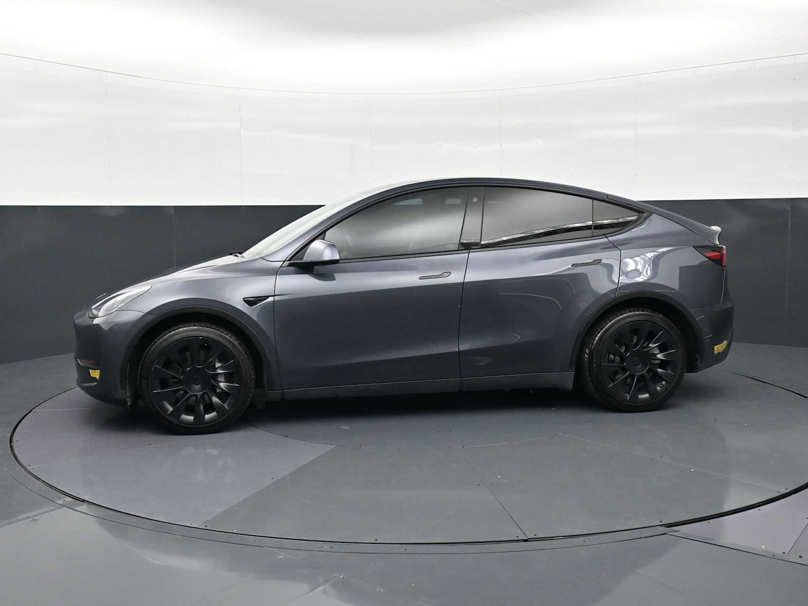 Used 2021 Tesla Model Y Long Range AWD/4WD image 2