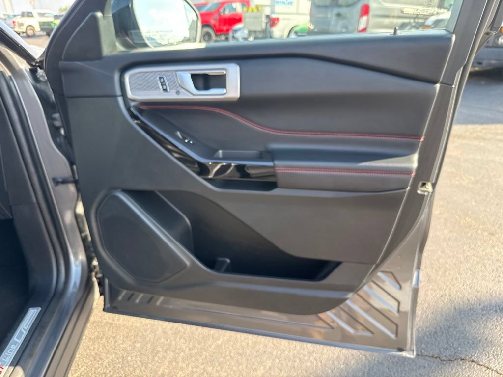 Certified 2023 Ford Explorer ST-Line AWD/4WD image 38