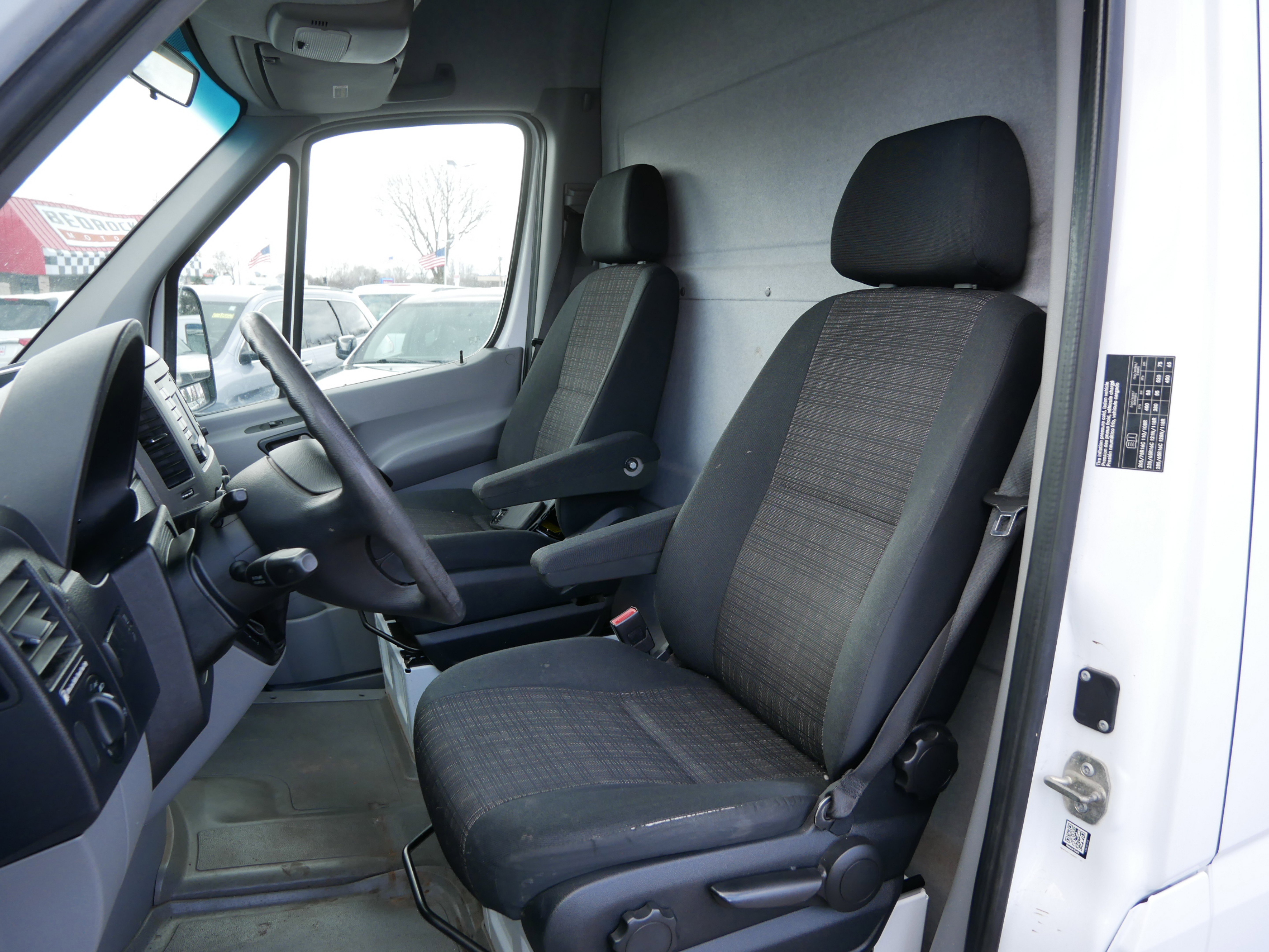 Used 2015 Freightliner Sprinter 3500 image 15