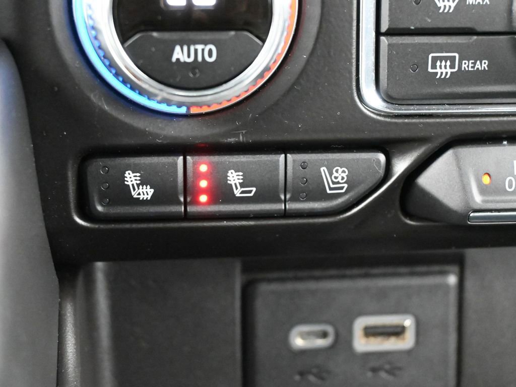 Used 2021 GMC Yukon SLT w/ SLT Luxury Plus Package image 29