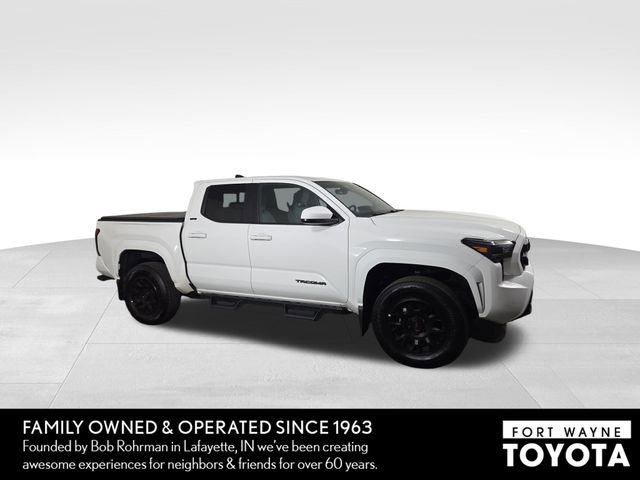 Used 2025 Toyota Tacoma SR5 AWD/4WD image 5