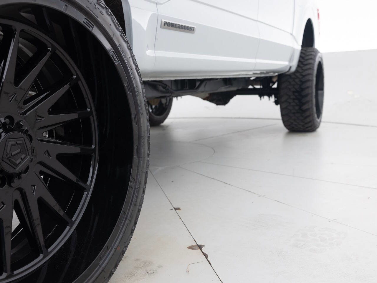 Used 2024 Ford F150 Lariat w/ Bed Utility Package AWD/4WD image 27