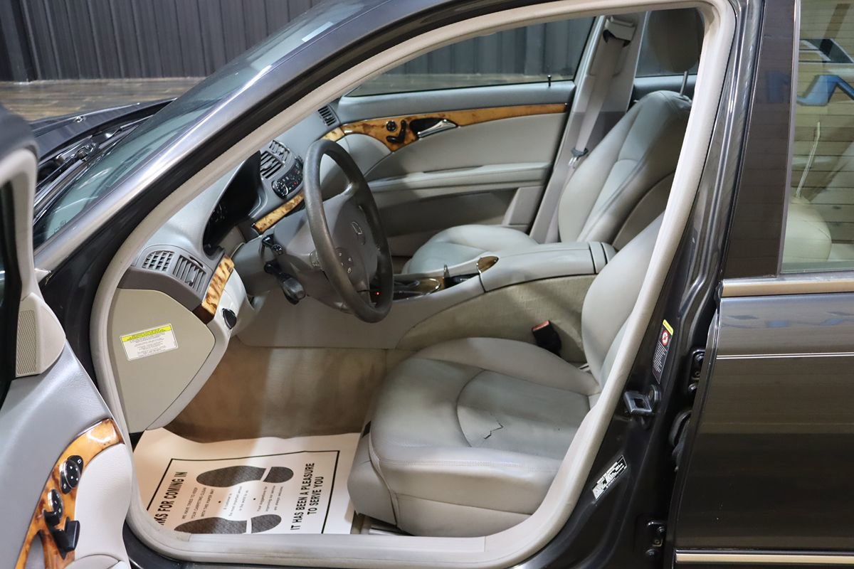 Used 2005 Mercedes-Benz E 320 CDI Sedan image 35