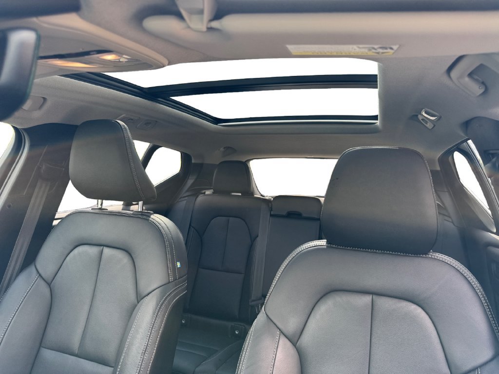 Certified 2024 Volvo XC40 B5 Plus w/ Protection Package Premier AWD/4WD image 25