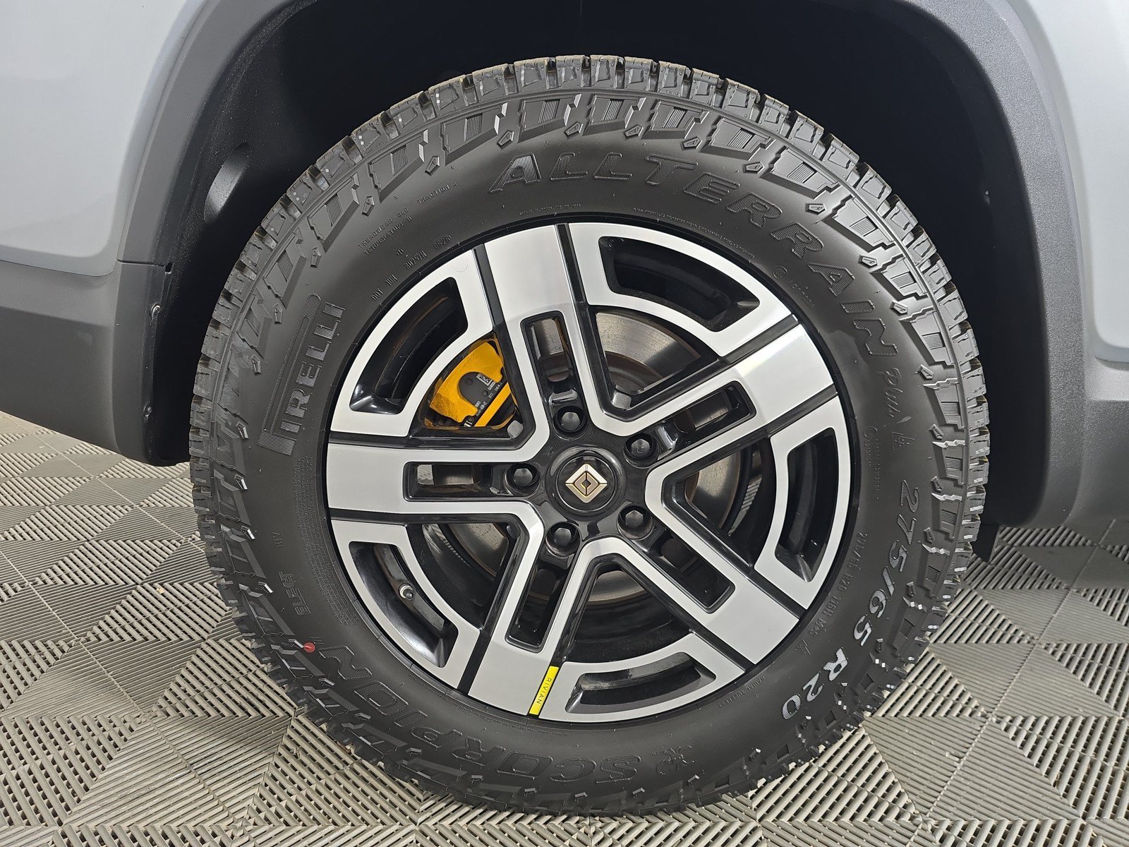 Used 2023 Rivian R1S Launch Edition AWD/4WD image 12