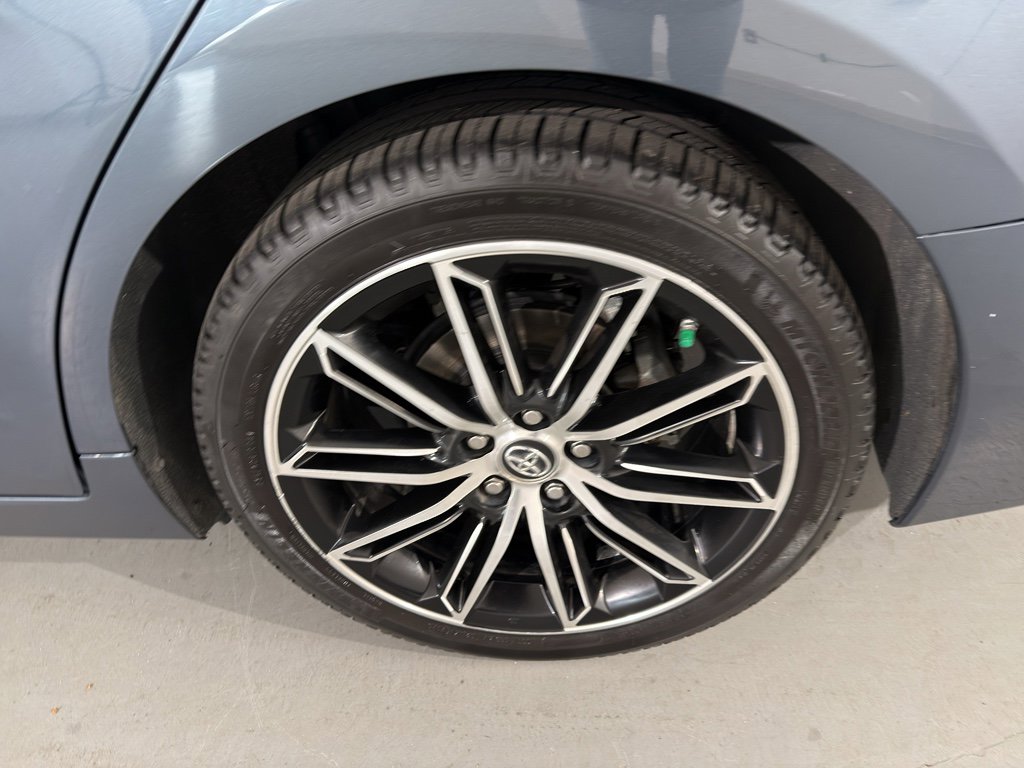 Used 2019 Toyota Avalon Touring image 6