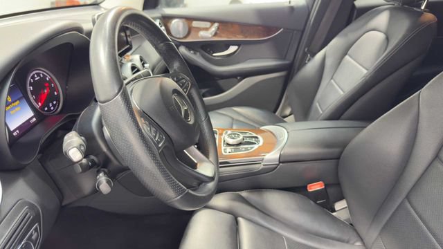 Used 2017 Mercedes-Benz GLC 300 4MATIC Coupe image 22