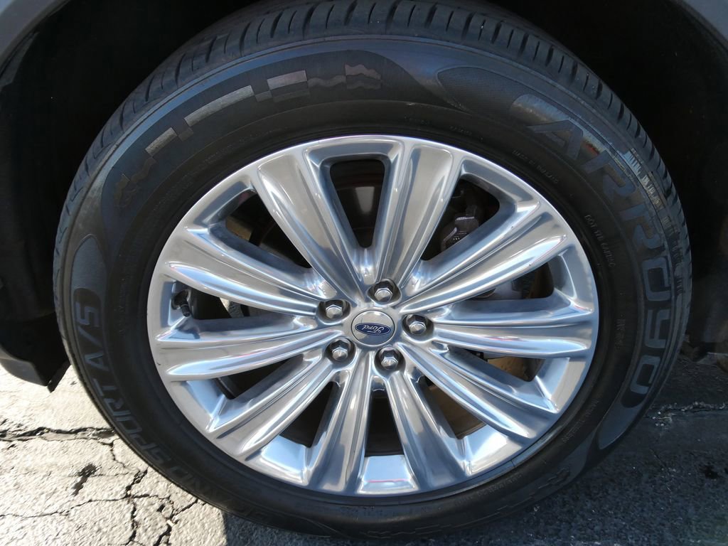 Used 2020 Ford Explorer Limited image 10