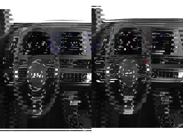 Used 2025 Kia Sportage LX image 9