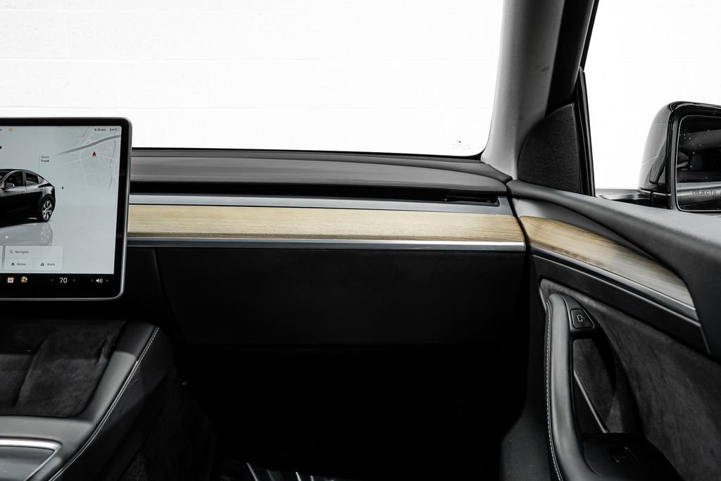 Used 2023 Tesla Model Y Long Range image 28