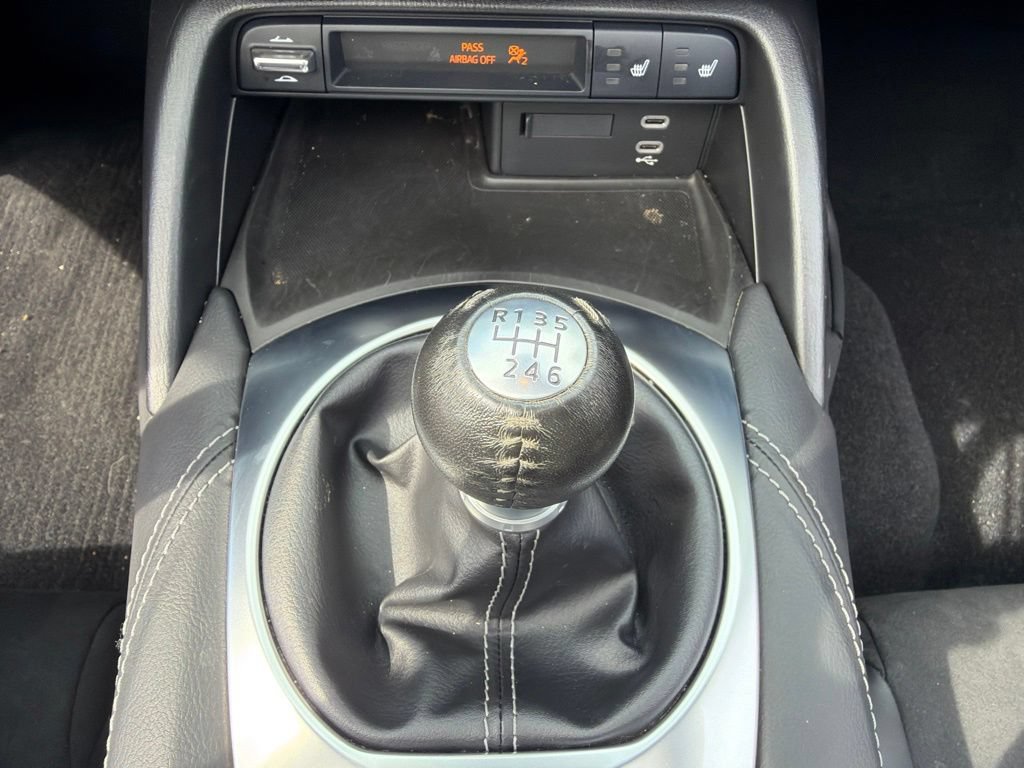 Used 2025 MAZDA MX-5 Miata RF Club w/ Weather Package RWD image 17