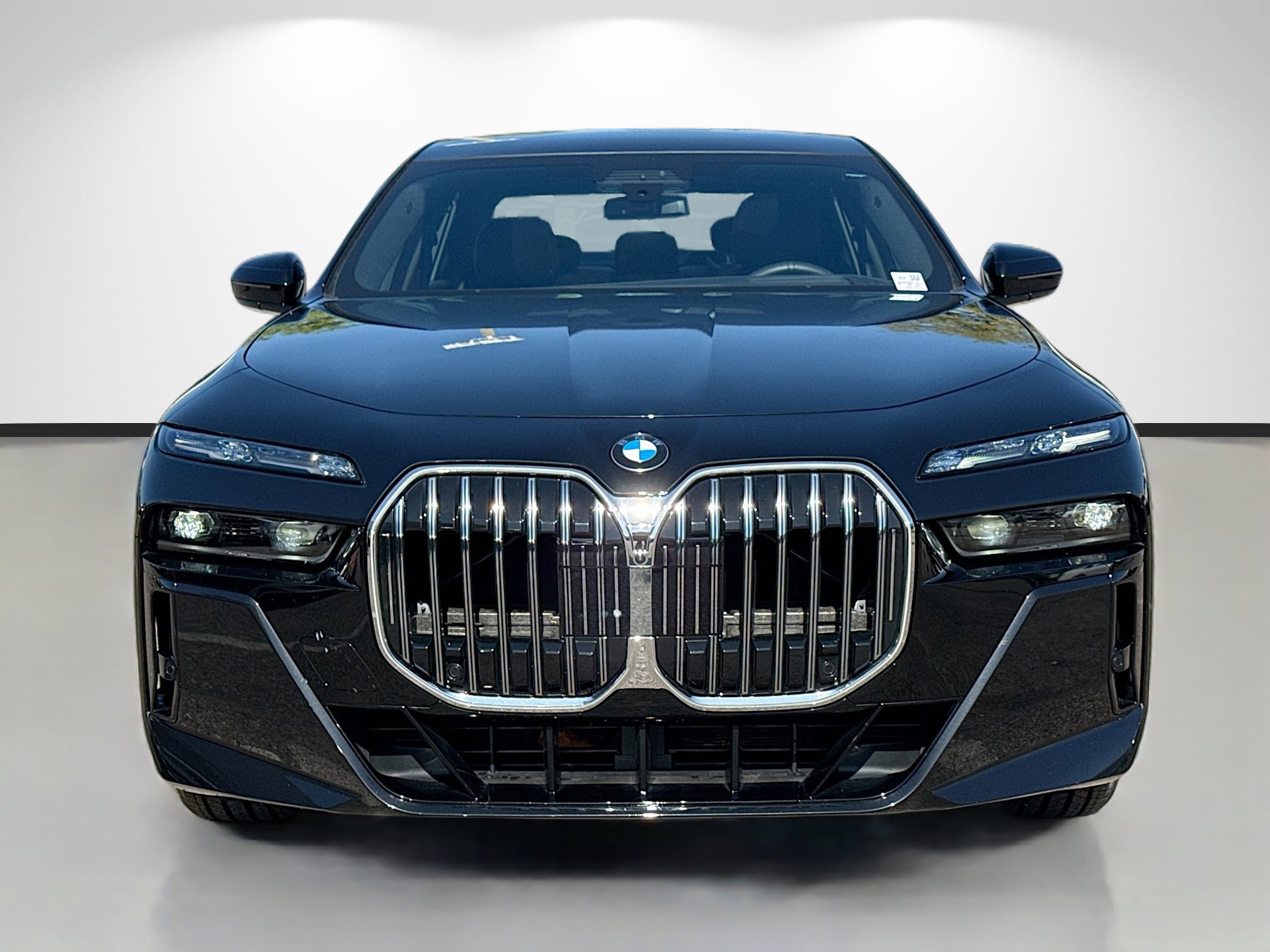 Used 2026 BMW 740i image 8