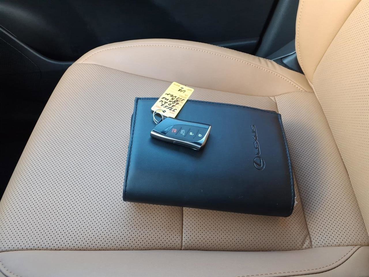 Used 2024 Lexus RX 350 Premium w/ Accessory Package (Z1) image 18