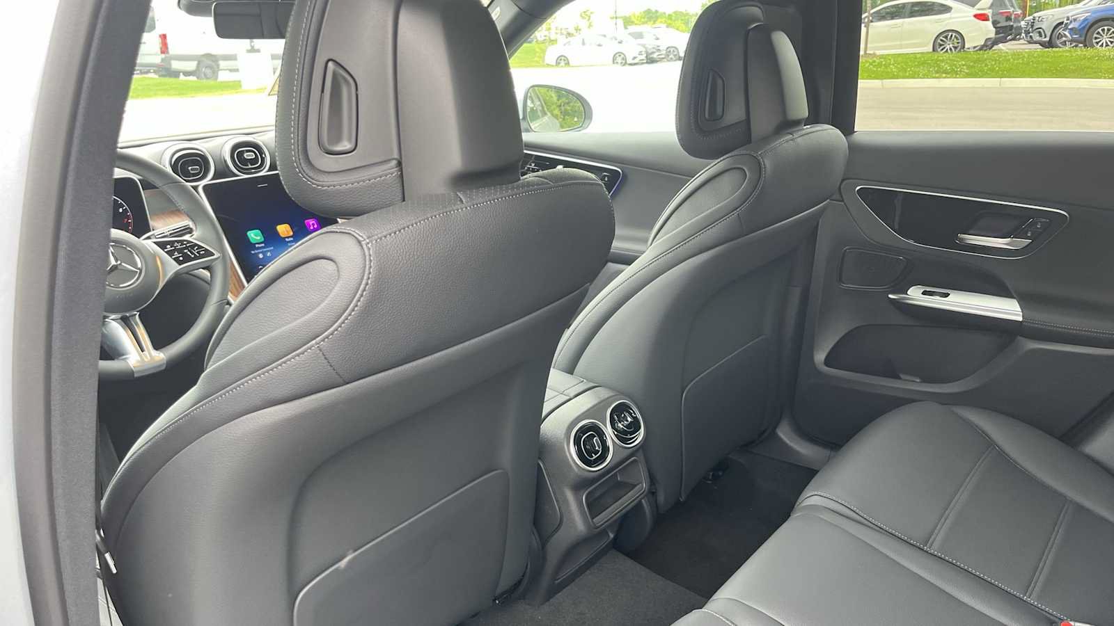 Used 2026 Mercedes-Benz GLC 300 4MATIC image 31