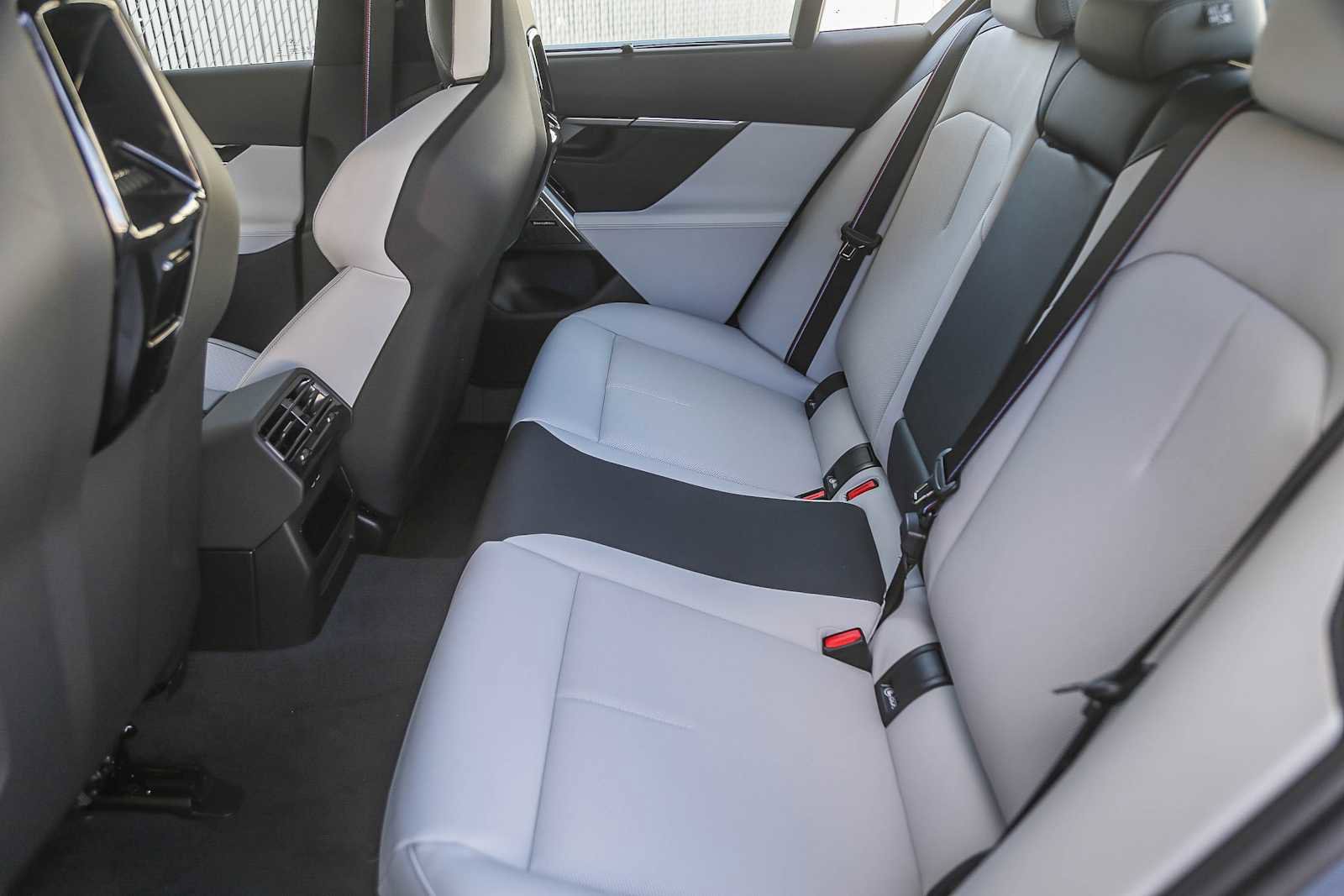 New 2026 BMW M5 w/ Executive Package image 15