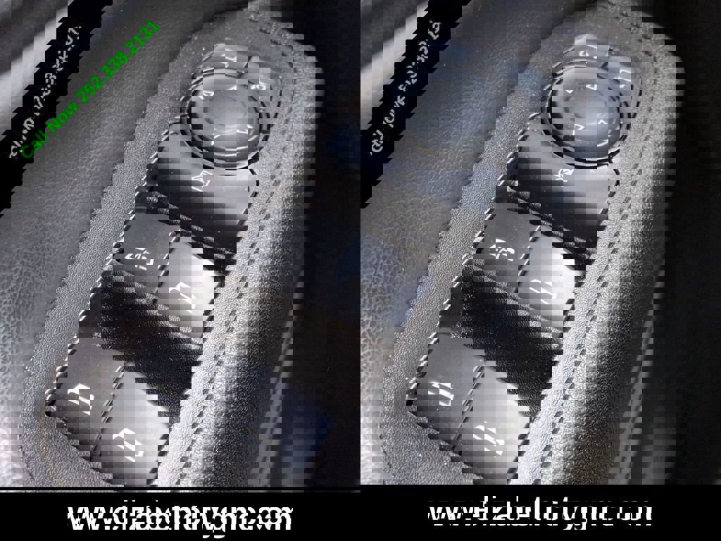 Used 2023 Chevrolet Equinox LT image 23