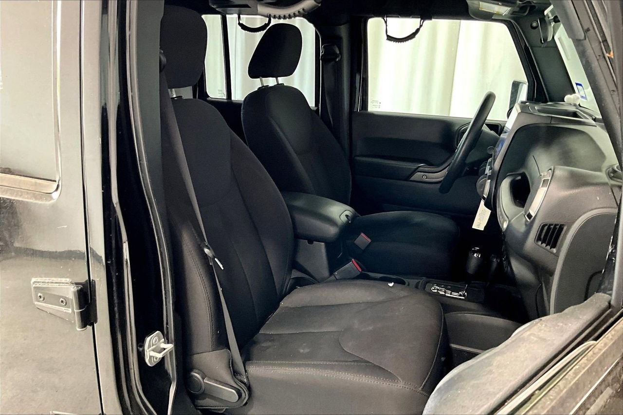 Used 2015 Jeep Wrangler Unlimited Sport image 16