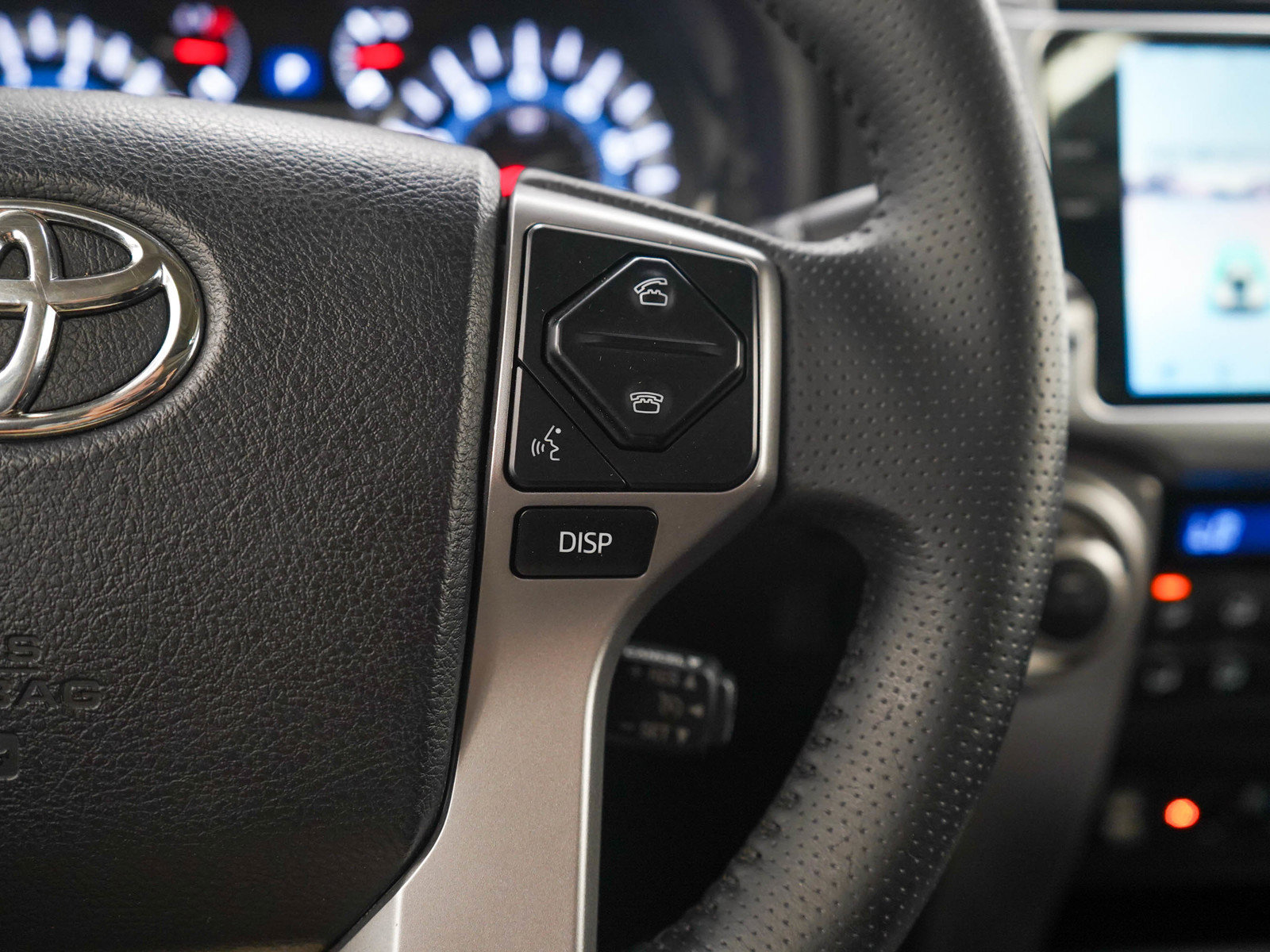 Used 2018 Toyota 4Runner Limited AWD/4WD image 28
