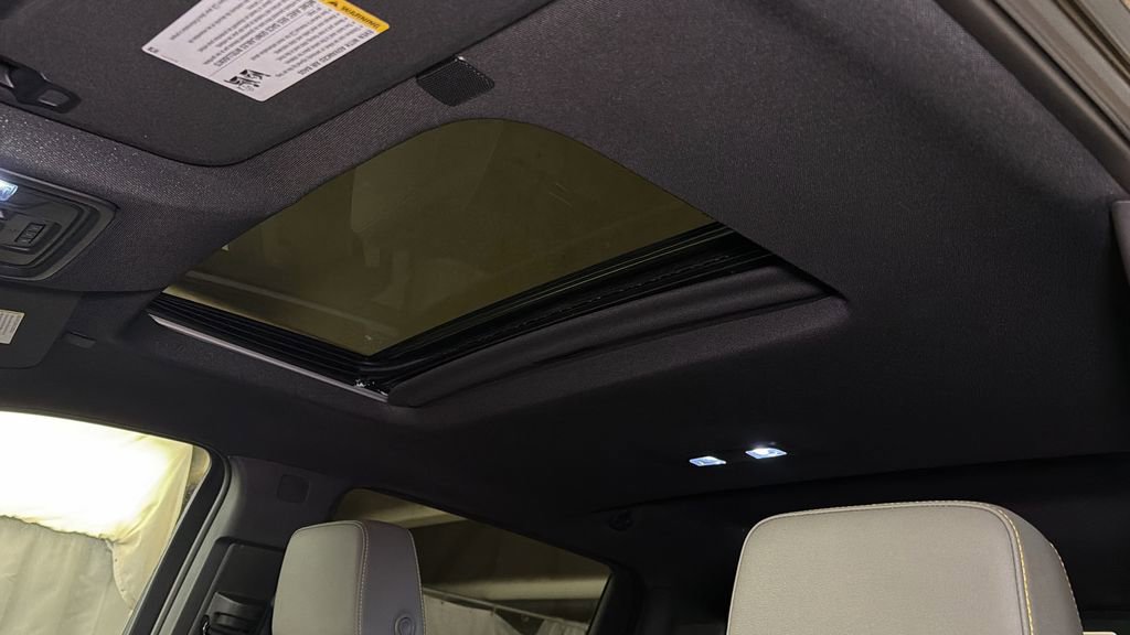 Used 2023 Chevrolet Silverado 1500 ZR2 w/ Technology Package image 6