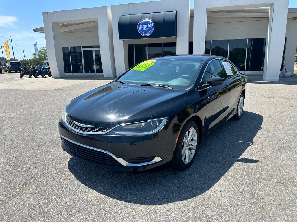Used 2015 Chrysler 200 Limited w/ Convenience Group image 1