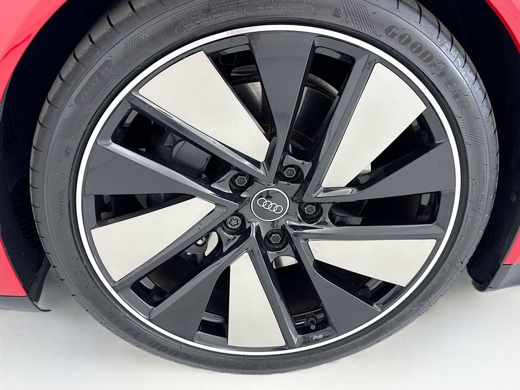 Used 2024 Audi e-tron GT Prestige AWD/4WD image 27