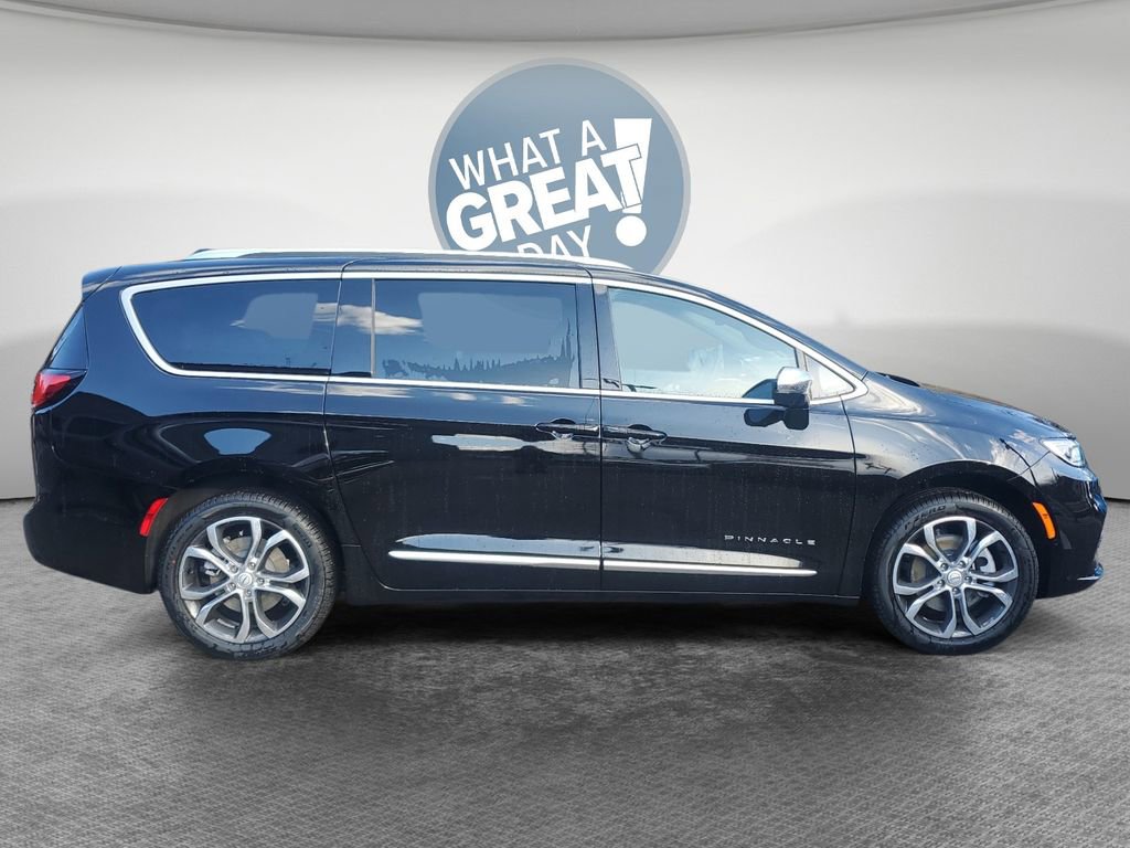 New 2026 Chrysler Pacifica Pinnacle image 2