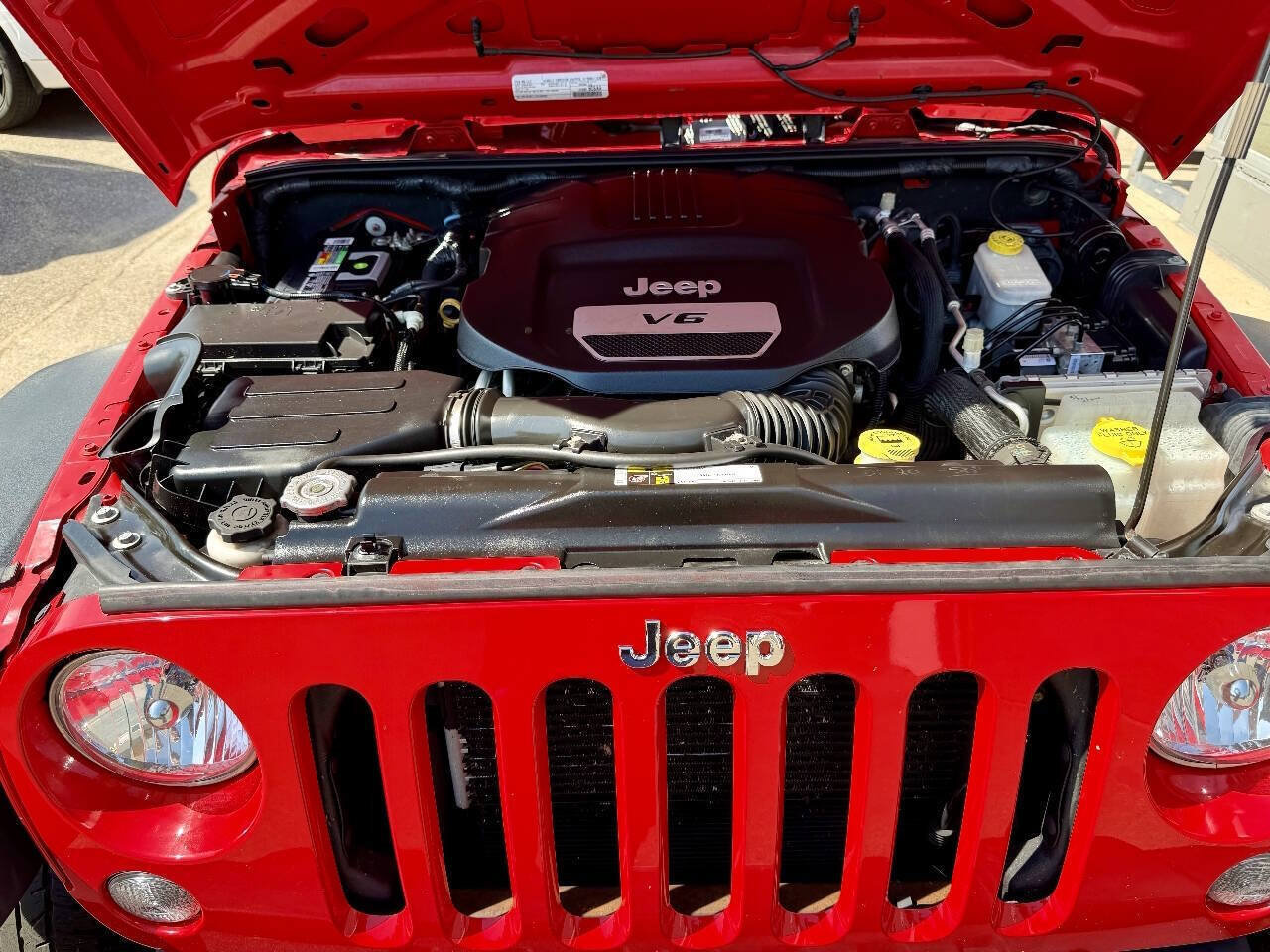 Used 2016 Jeep Wrangler Unlimited Sport w/ Quick Order Package 24S AWD/4WD image 13