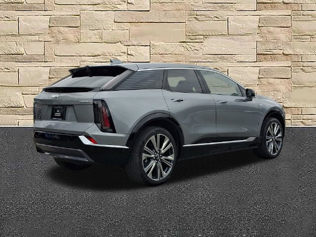 Certified 2025 Cadillac Optiq Luxury 2 AWD/4WD image 4