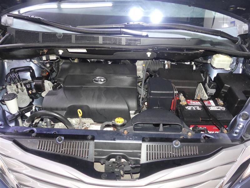 Used 2015 Toyota Sienna XLE FWD image 12