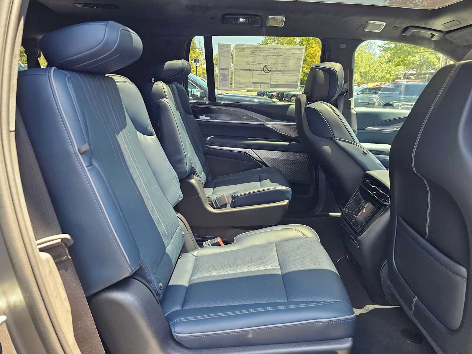 New 2026 Cadillac Escalade IQL Sport 2 w/ LPO, ONYX Package AWD/4WD image 13