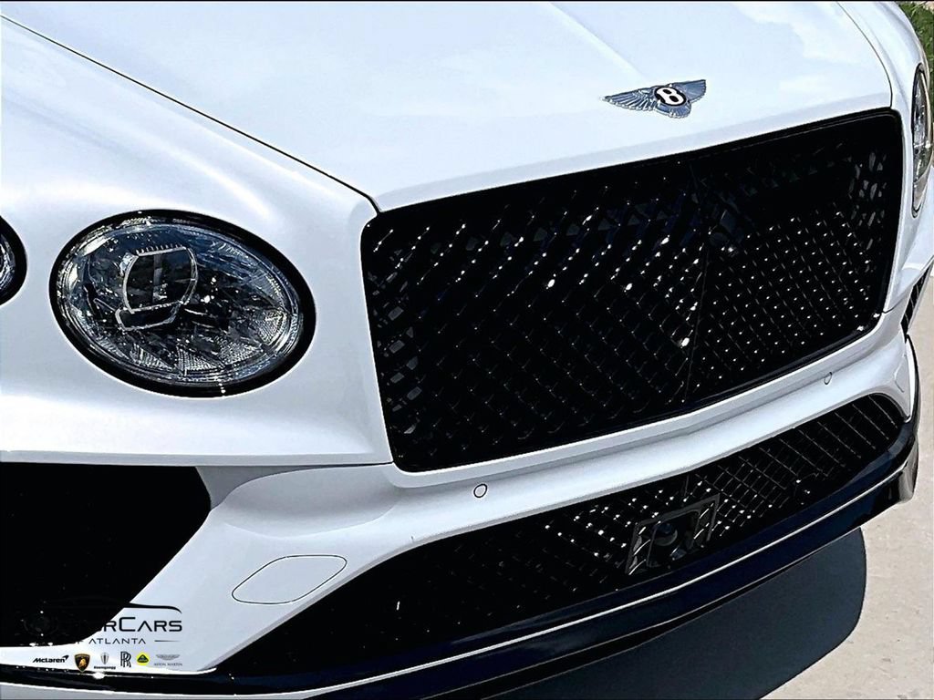 Used 2025 Bentley Bentayga AWD/4WD image 26