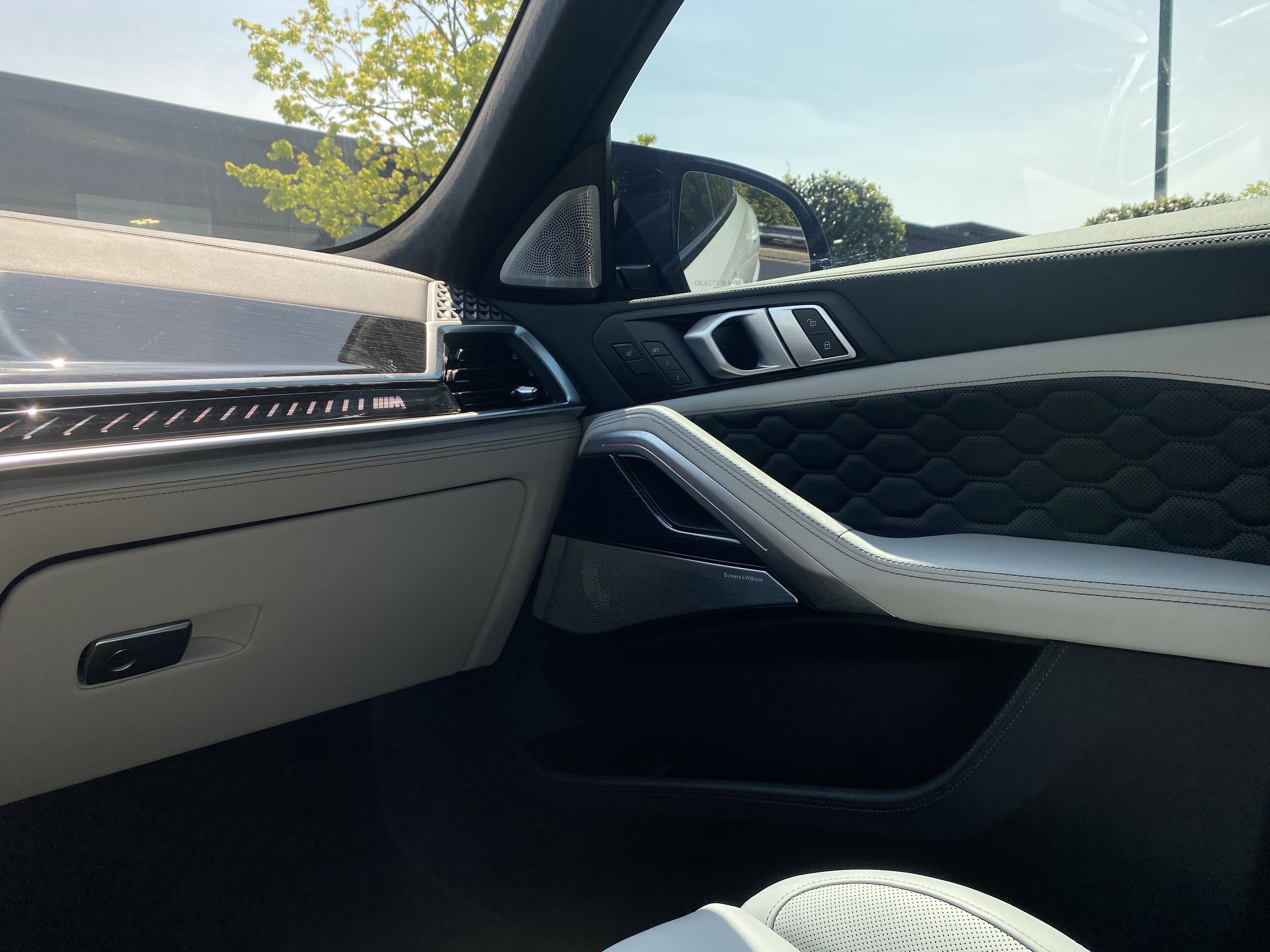 Used 2025 BMW X6 M Competition w/ Executive Package image 43