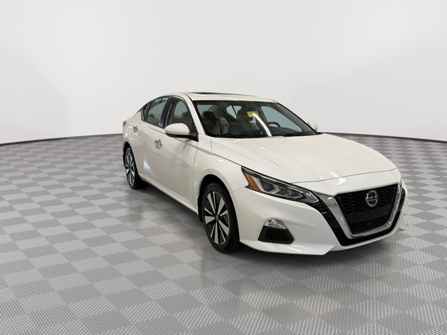 Used 2022 Nissan Altima 2.5 SV w/ SV Premium Package image 13