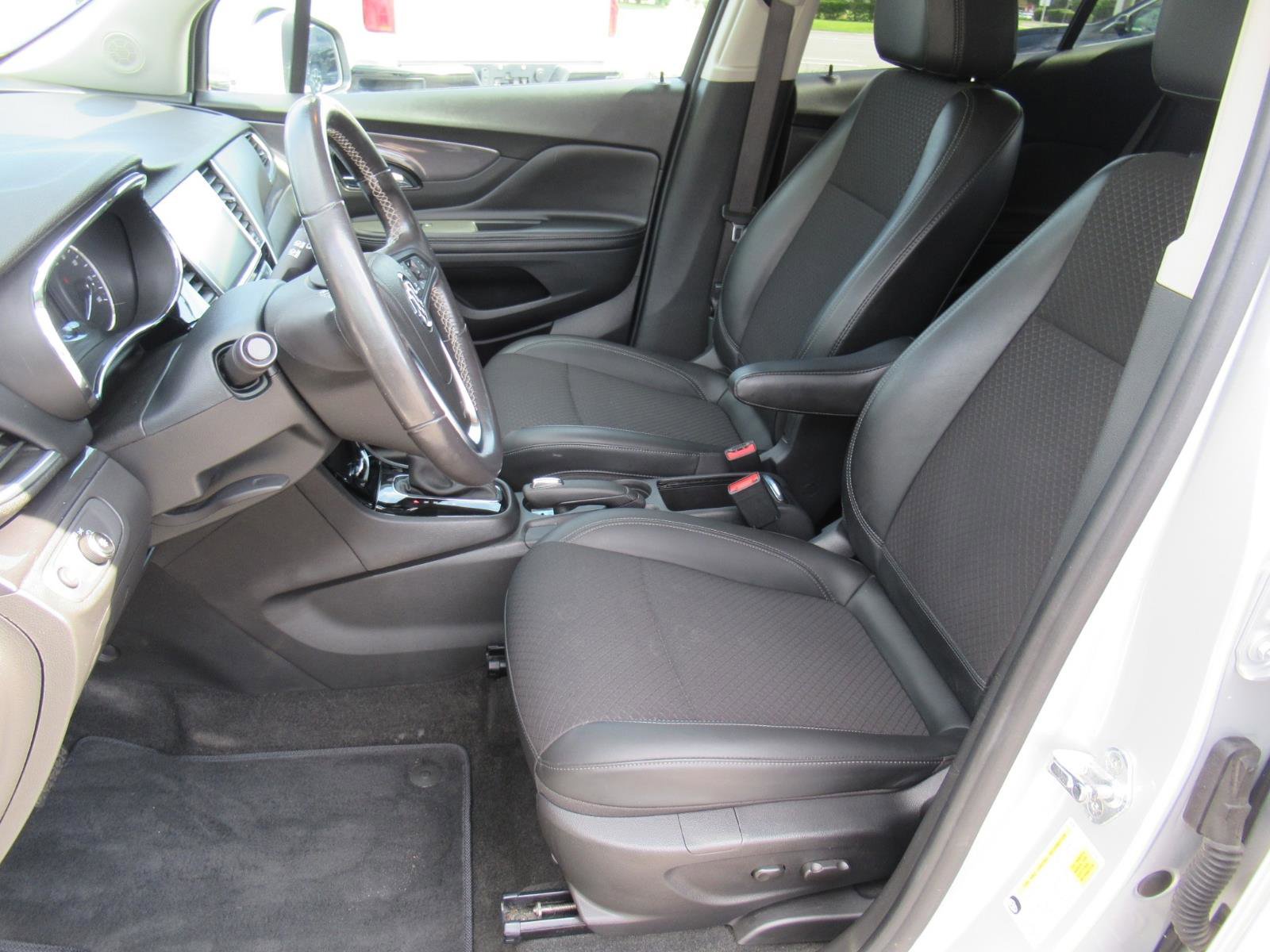 Used 2021 Buick Encore Preferred w/ Safety Package AWD/4WD image 17