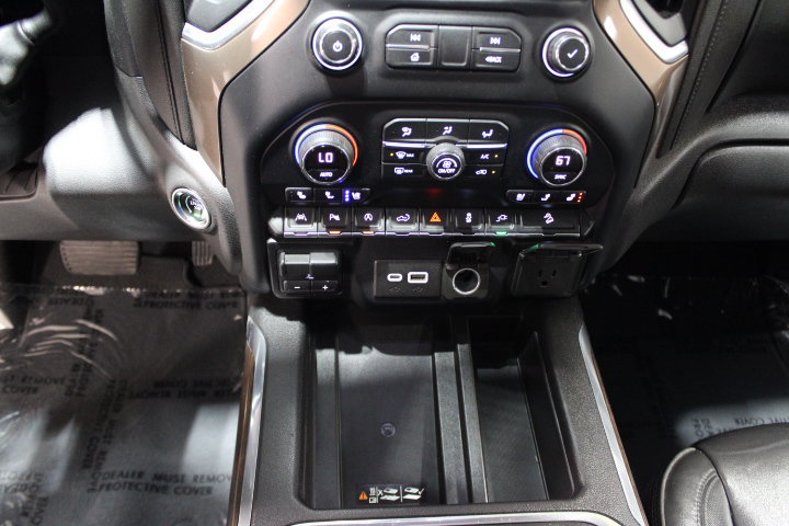 Used 2019 Chevrolet Silverado 1500 High Country w/ Technology Package AWD/4WD image 35
