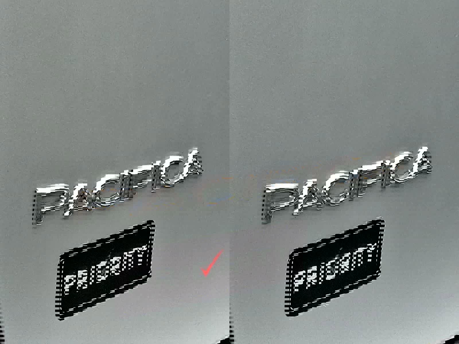 Used 2023 Chrysler Pacifica Touring-L image 28