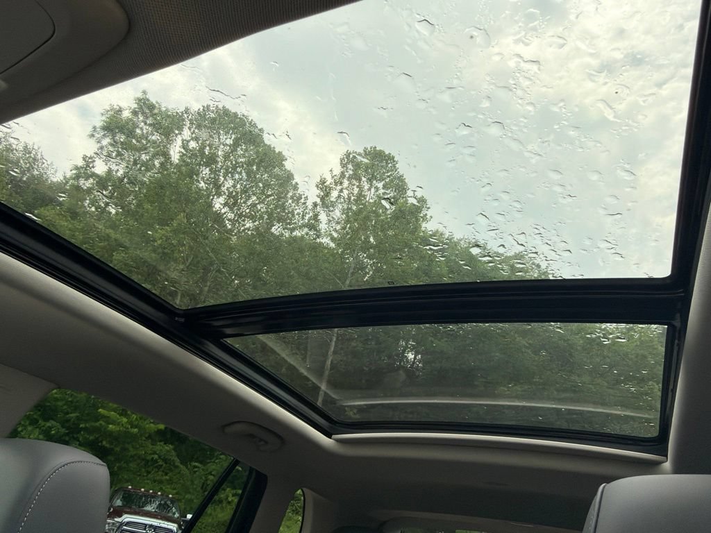 Used 2019 Buick Envision Essence AWD/4WD image 30