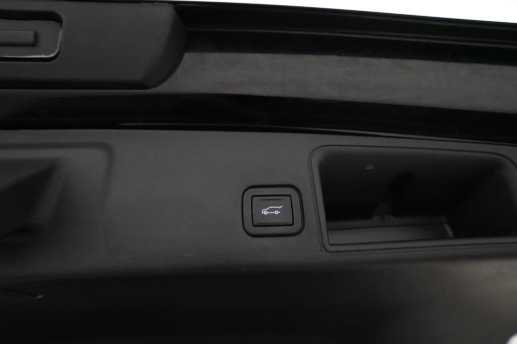 Used 2022 GMC Terrain SLT image 15