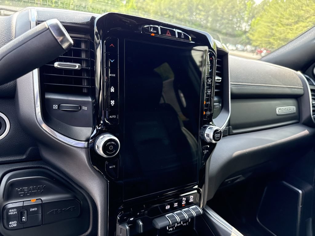 Used 2022 RAM 3500 Laramie AWD/4WD image 28