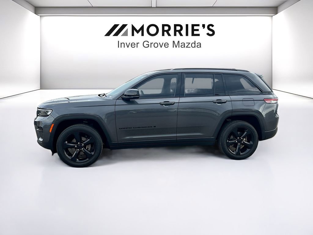 Used 2022 Jeep Grand Cherokee Altitude AWD/4WD image 8
